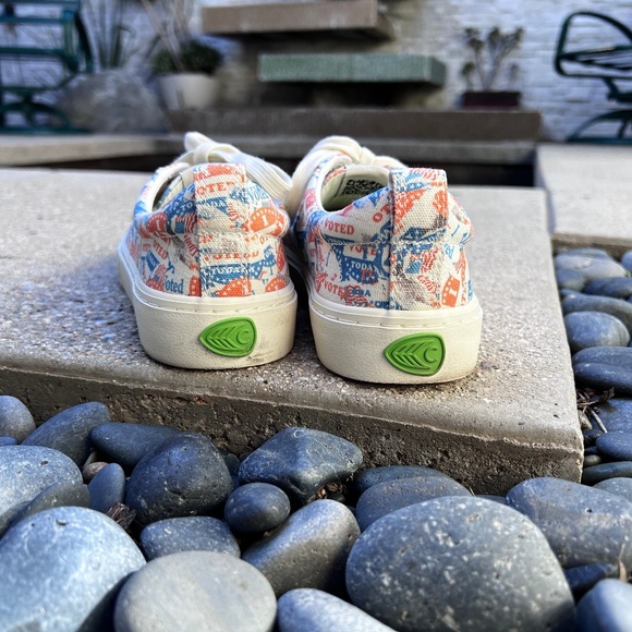 Cariuma + Crooked "I Voted" Canvas Sneakers - Picture 6 of 7